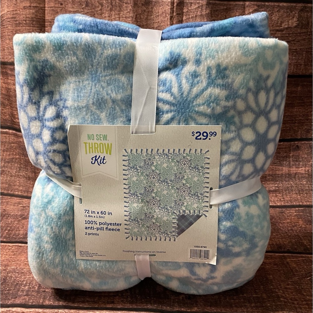 No Sew Throw Kit Multicolor Snowflake/Plaid Back Anti-pill Fleece (72in X 60in)